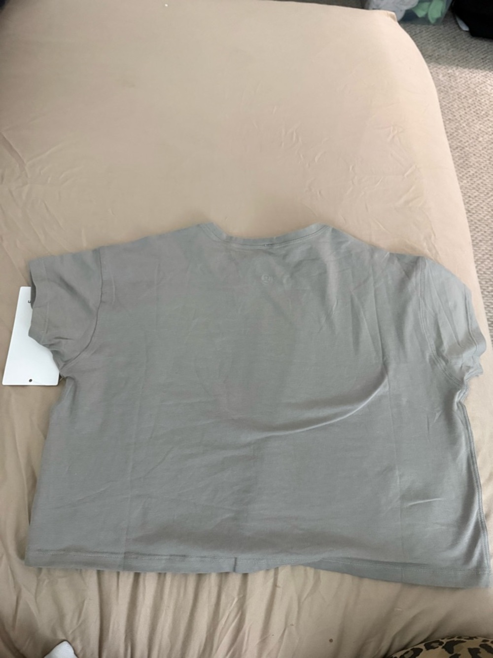 Lululemon cates tee nwt size 2 - Picture 3 of 4